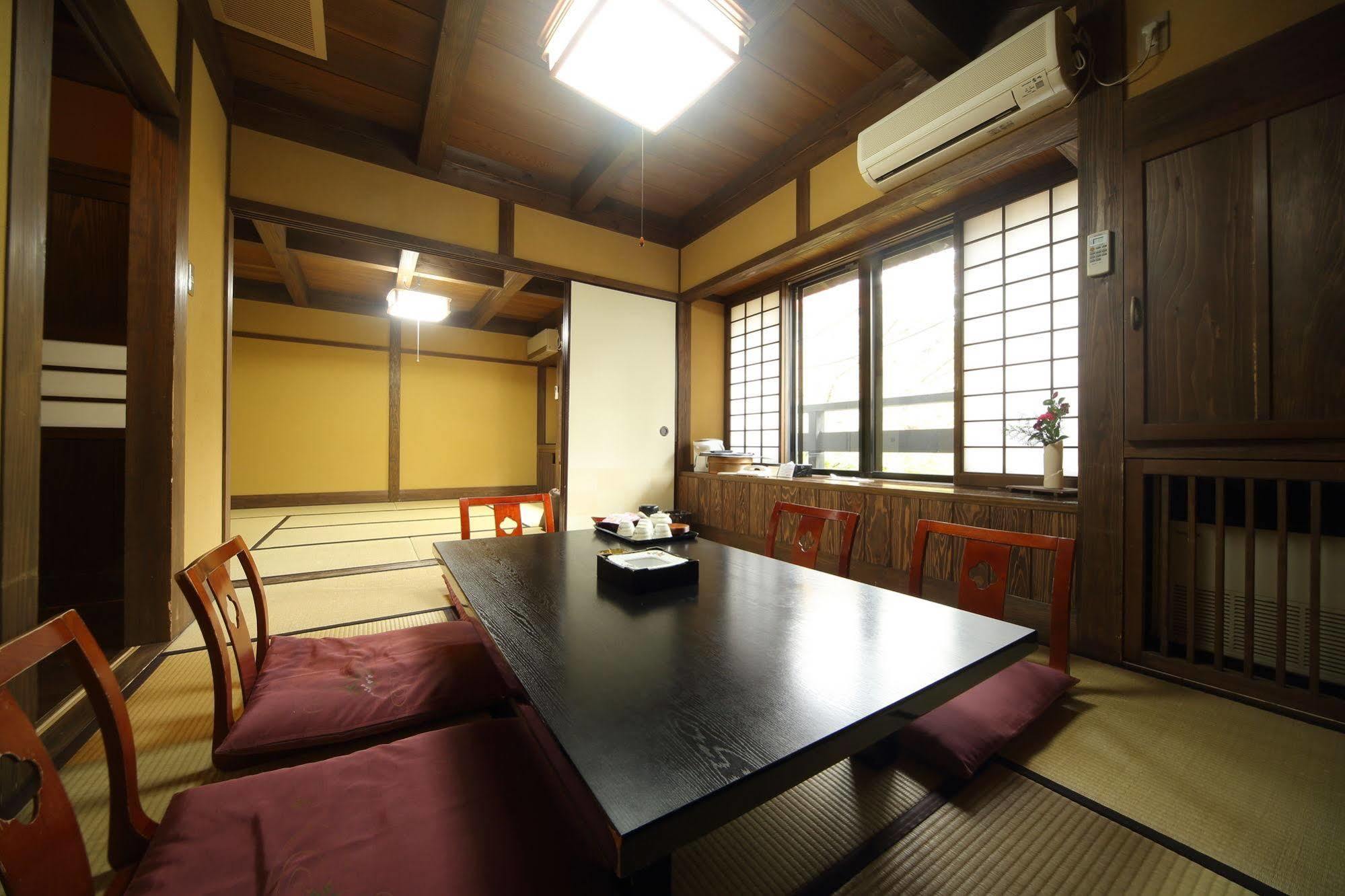 Ryokan Wakaba Minamioguni Buitenkant foto